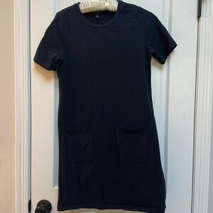 Banana Republic navy tshirt dress with front pockets